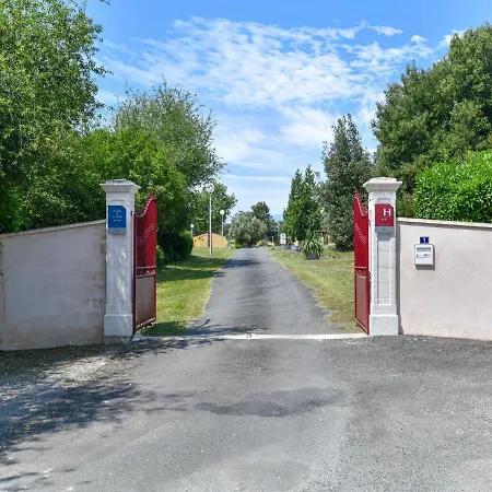 Gite In A Holiday Park With Pool Saint-Savinien