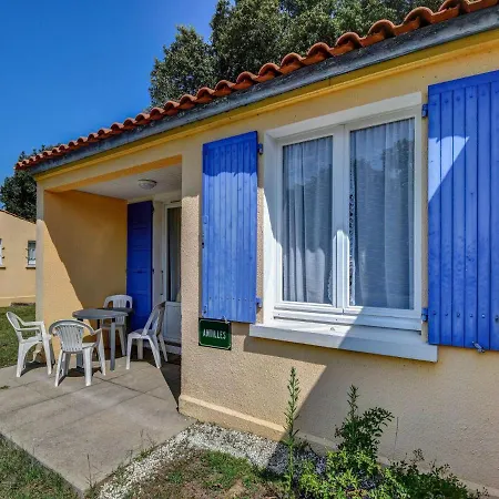 Gite In A Holiday Park With Pool Saint-Savinien